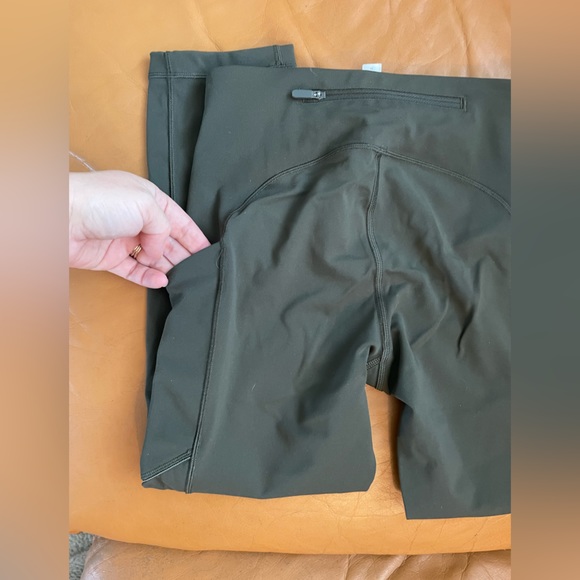 Lululemon like new workout - Picture 4 of 6